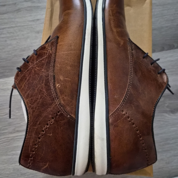 Red Tape Men's Classic Brown Oxfords - Picture 2 of 5